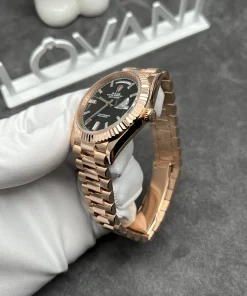 Rolex Day-Date 228235 Solid Gold 18K Diamonds Baguette Numerals 40mm (1)