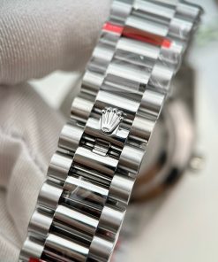 Rolex Day-Date 228236 Ice Blue Dial Replica Watch GM Factory Version 2 40mm (2)