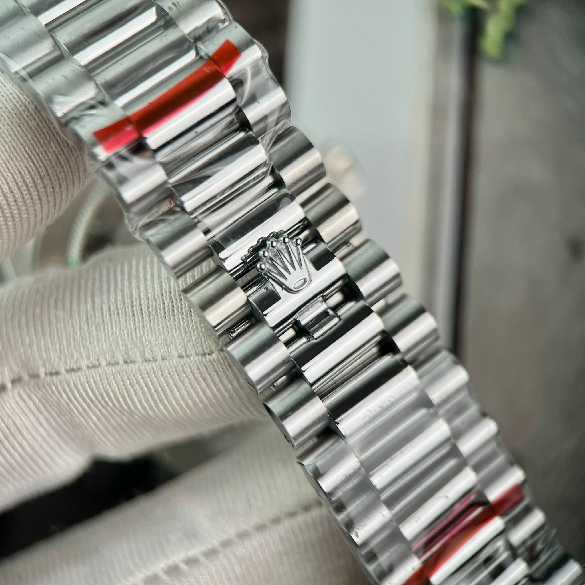 Rolex Day-Date 228236 Mother Of Pearl Replica Watch GM Factory 40mm (10) Rolex Day-Date 228236 Mother Of Pearl Replica Watch GM Factory 40mm (2)