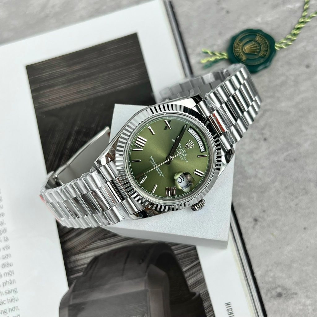 Rolex Day-Date 228236 Replica Watches Green Dial GM Factory (2)