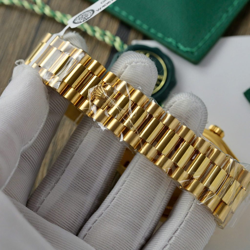 Rolex Day-Date Green Ombre Gold Wrapped Best Replica Watch 36mm (1)
