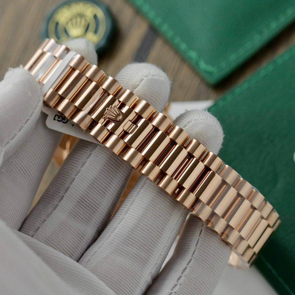 Rolex Day-Date Mother Of Pearl Dial Customs Moissanite Diamonds GMF 40mm