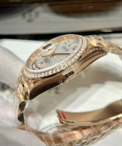 Rolex Day-Date Mother Of Pearl Dial Diamonds Replica Watches 40mm (2)