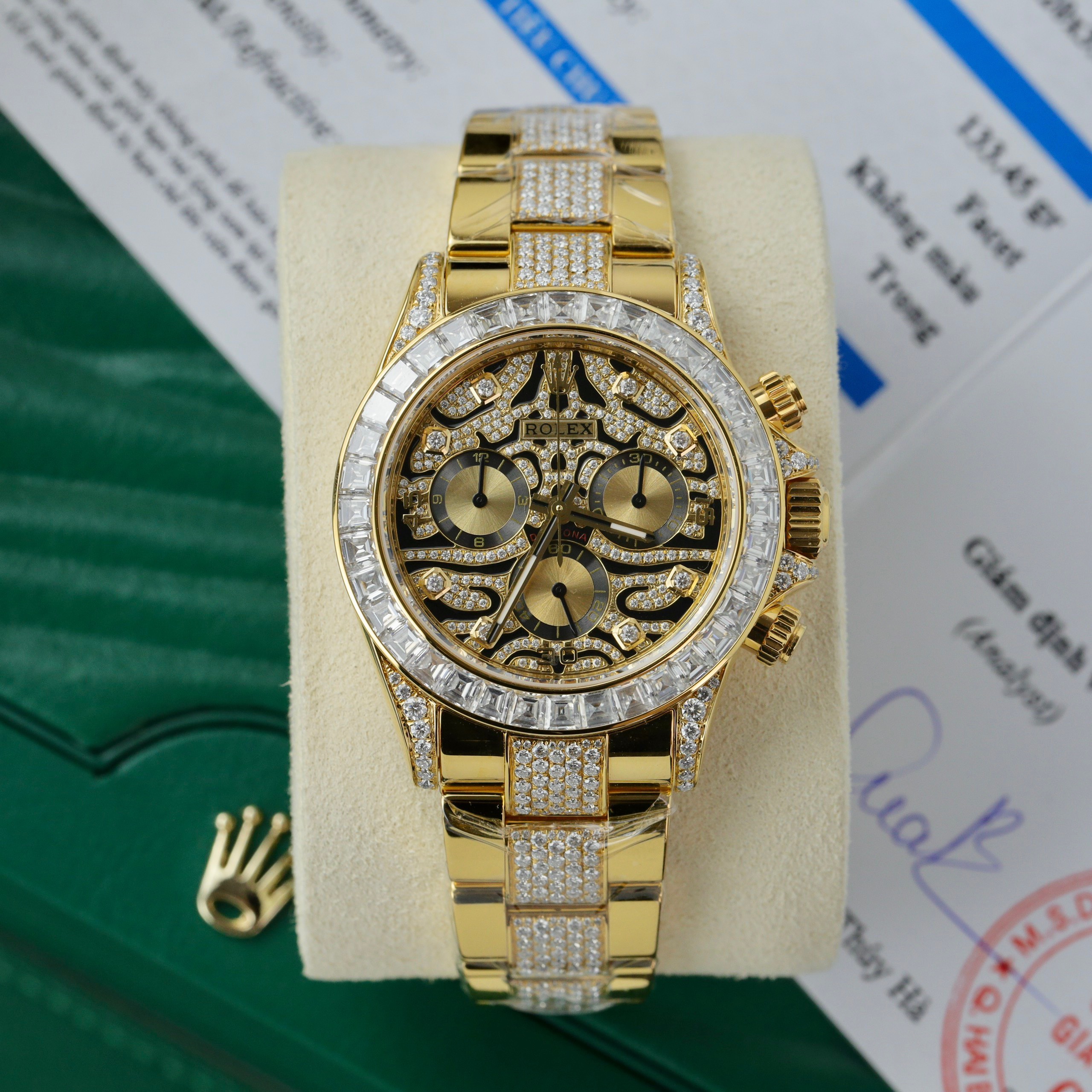 Rolex Daytona Eye Of Tiger Gold Wrapped Customs Moissanite Diamonds (3) Rolex Daytona Eye Of Tiger Gold Wrapped Customs Moissanite Diamonds (13)