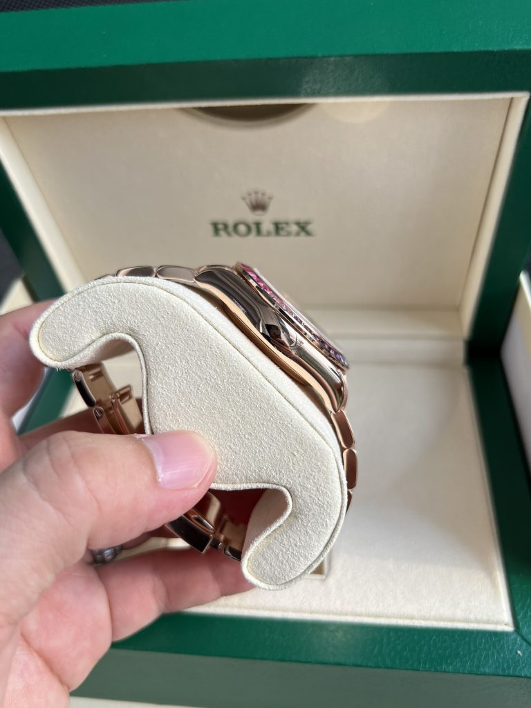 Rolex Daytona Rainbow Custom Diamonds Moissanite 18K Gold Wrapped TW 40mm (2)