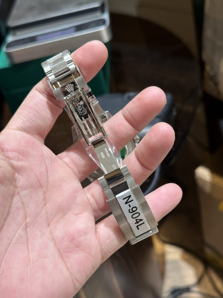 Rolex Daytona Rainbow Full Diamonds Fake Watches 40mm (5)