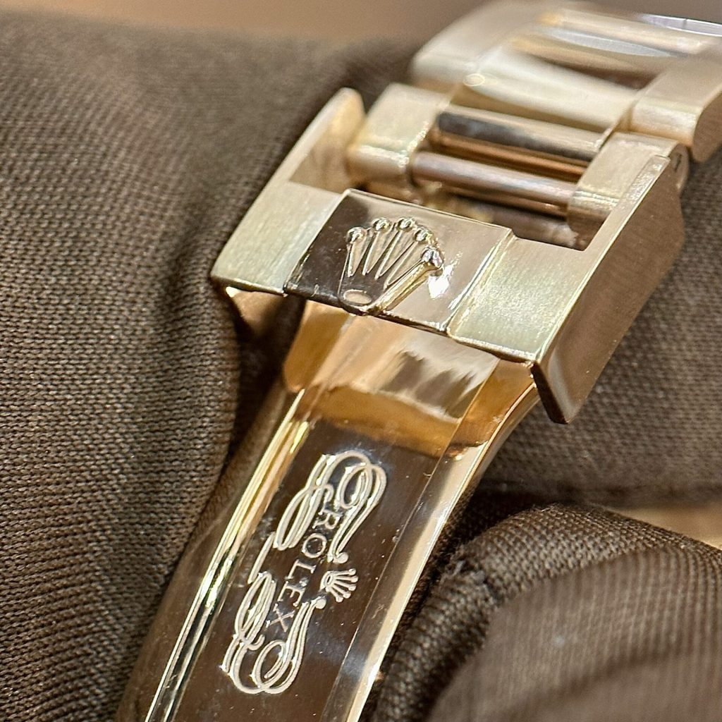 Rolex GMT-Master II 116748 Solid Gold Natural Diamond Watch 41mm (10)