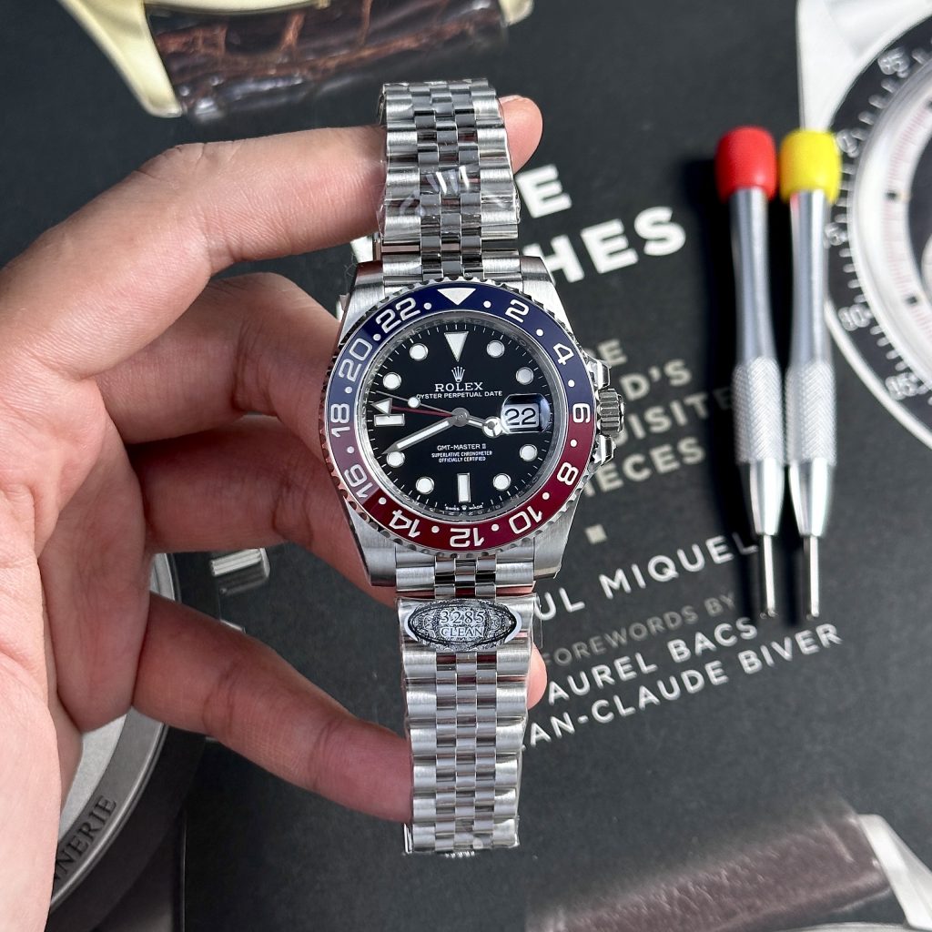 Rolex GMT-Master II 126710BLRO Pepsi Version 3 New 2024 Best Replica (11)