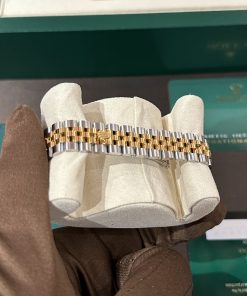 Rolex Lady-Datejust Replica Watches Yellow Champagne Dial Bezel Diamonds 28mm (5)