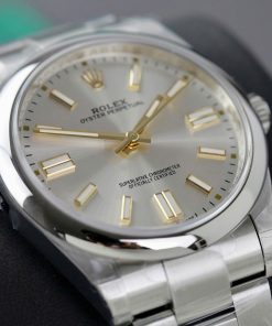 Rolex Oyster Perpetual 124300 Best Replica Watch Silver Dial VS Factory 41mm (10)