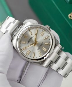 Rolex Oyster Perpetual 124300 Best Replica Watch Silver Dial VS Factory 41mm (10)