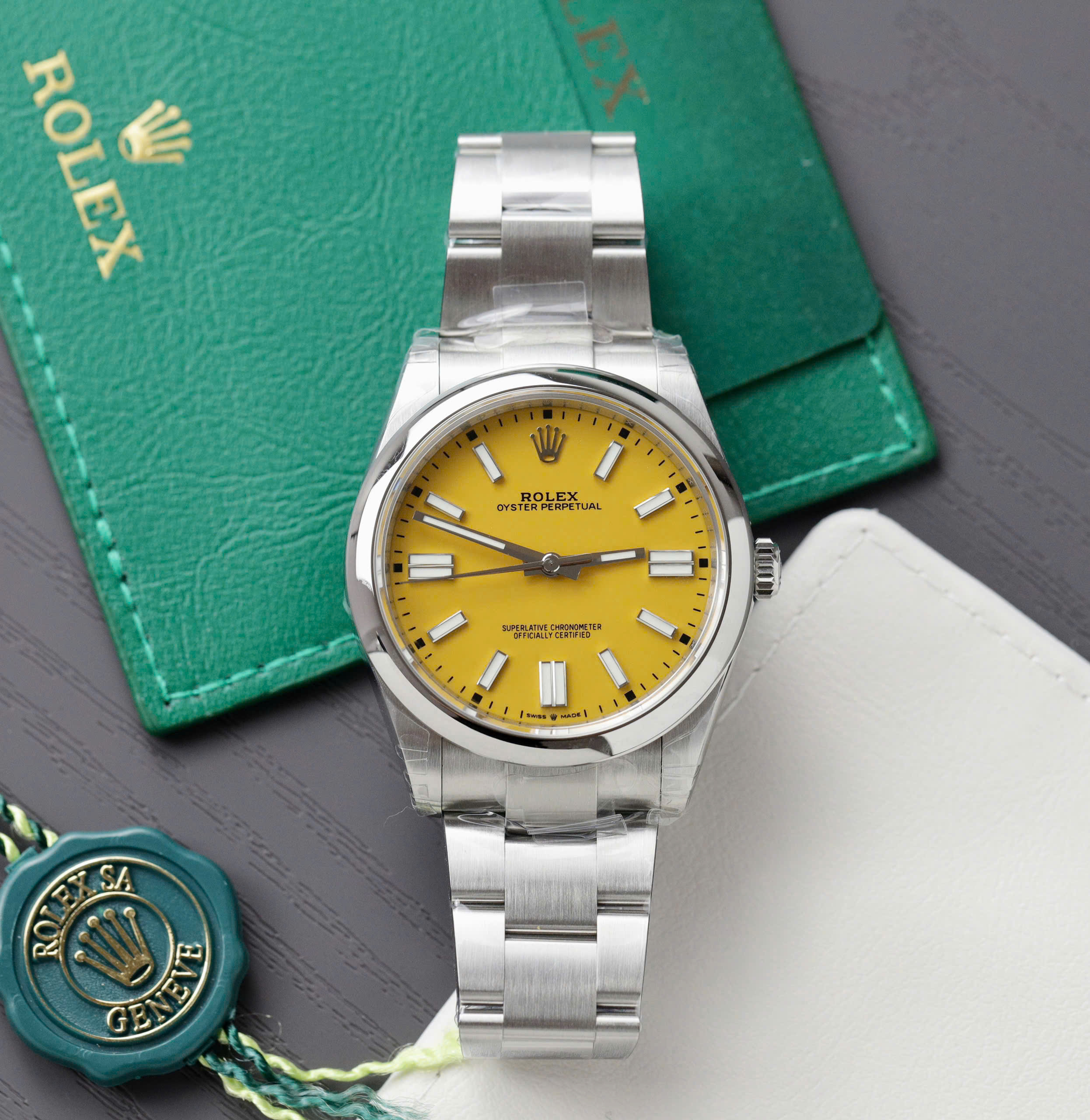 Rolex Oyster Perpetual 124300 Best Replica Watch Yellow Dial VS Factory 41mm (1) Rolex Oyster Perpetual 124300 Best Replica Watch Yellow Dial VS Factory 41mm (2)