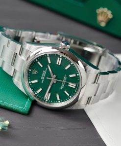 Rolex Oyster Perpetual 124300 Best Replica Watches Green Dial VS Factory 41mm (2)
