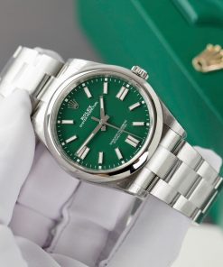 Rolex Oyster Perpetual 124300 Best Replica Watches Green Dial VS Factory 41mm (2)
