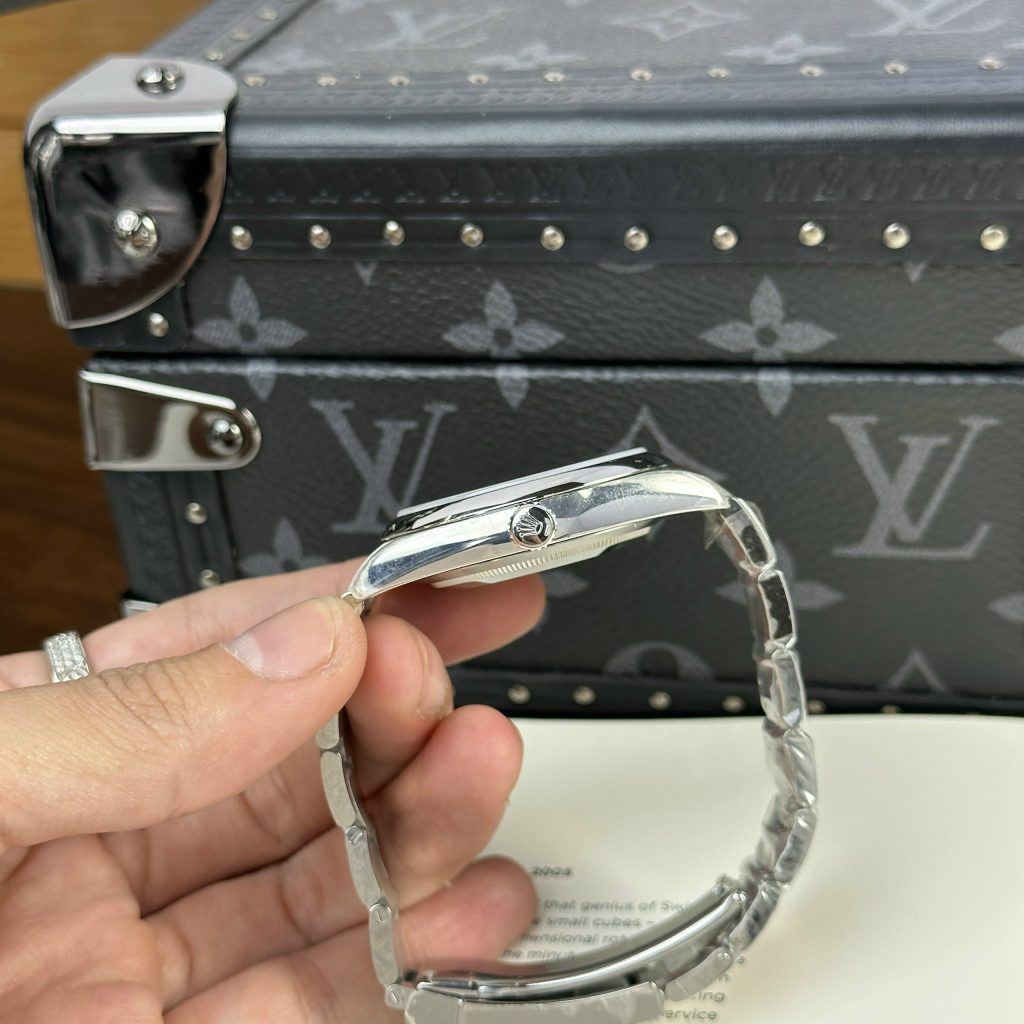 Rolex Oyster Perpetual 124300 Blue Dial Best Replica Clean Factory