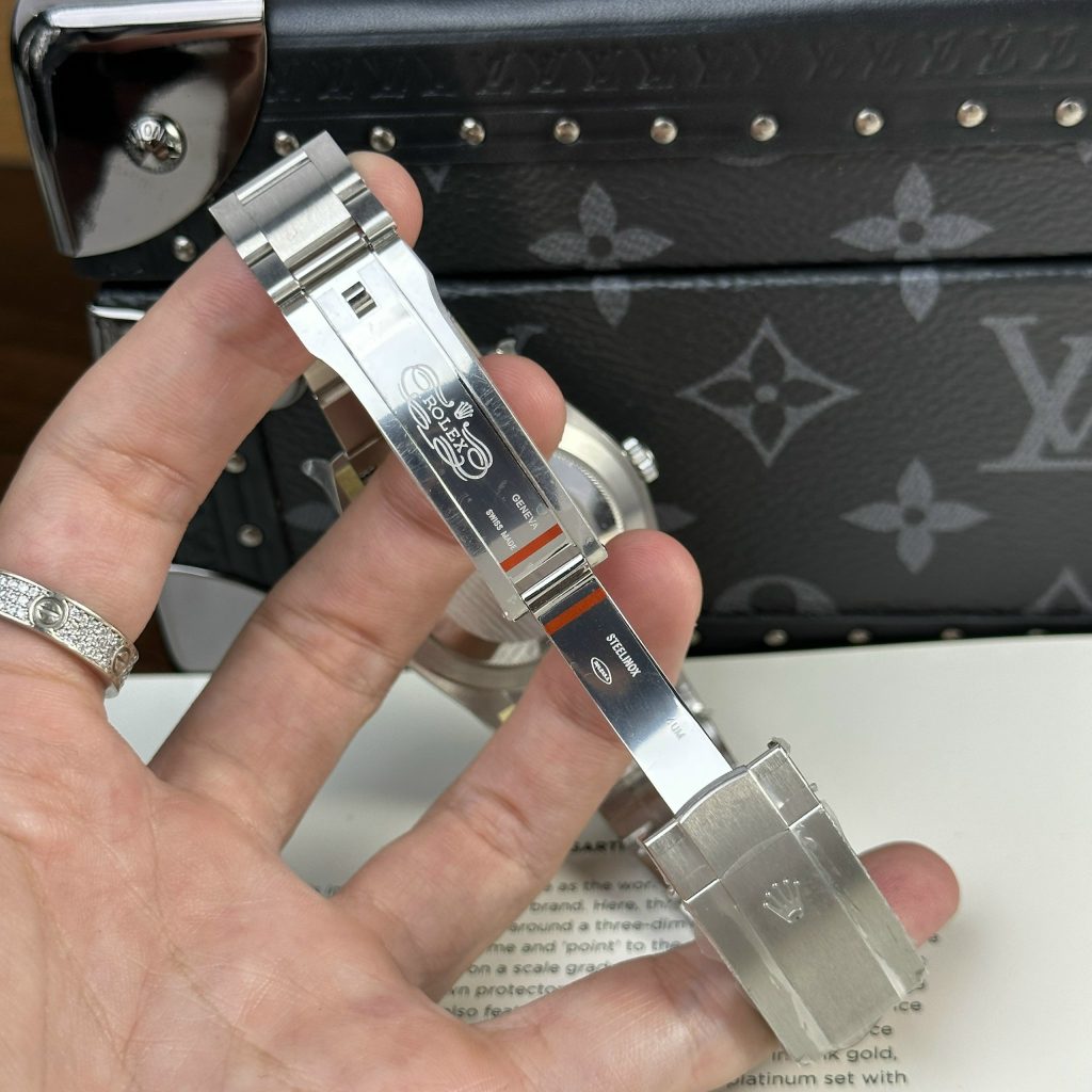 Rolex Oyster Perpetual 124300 Blue Dial Best Replica Clean Factory