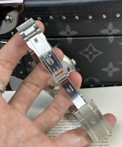 Rolex Oyster Perpetual 124300 Blue Dial Best Replica Clean Factory