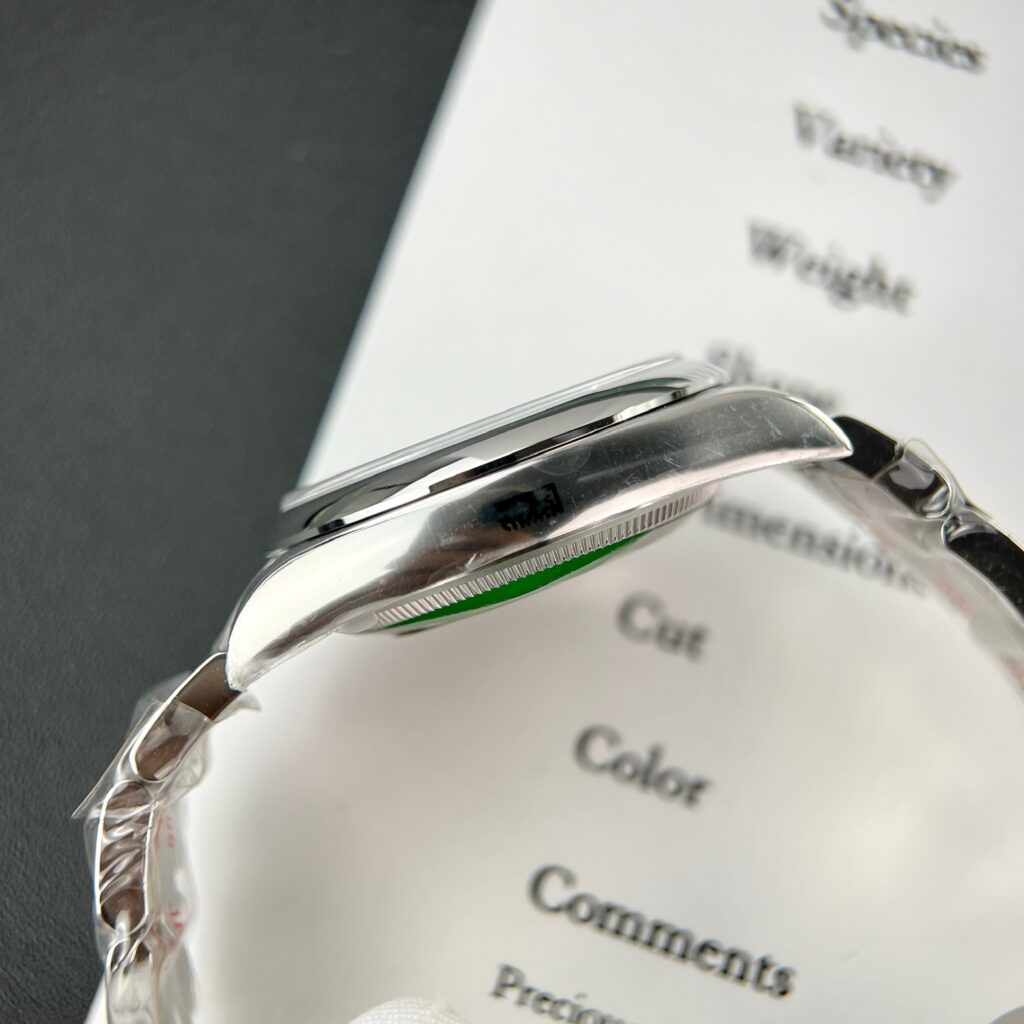 Rolex Oyster Perpetual 126000 Replica Watches Clean Factory Silver Dial 36mm (7)