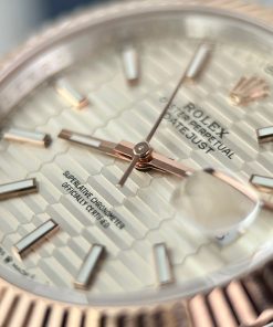 Rolex Replica Watch DateJust Gold Wrapped Fluted Dial GM 41mm (2)