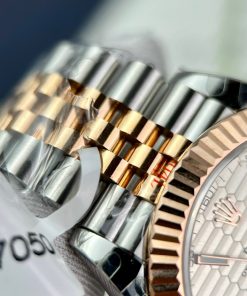 Rolex Replica Watch DateJust Gold Wrapped Fluted Dial GM 41mm (2)