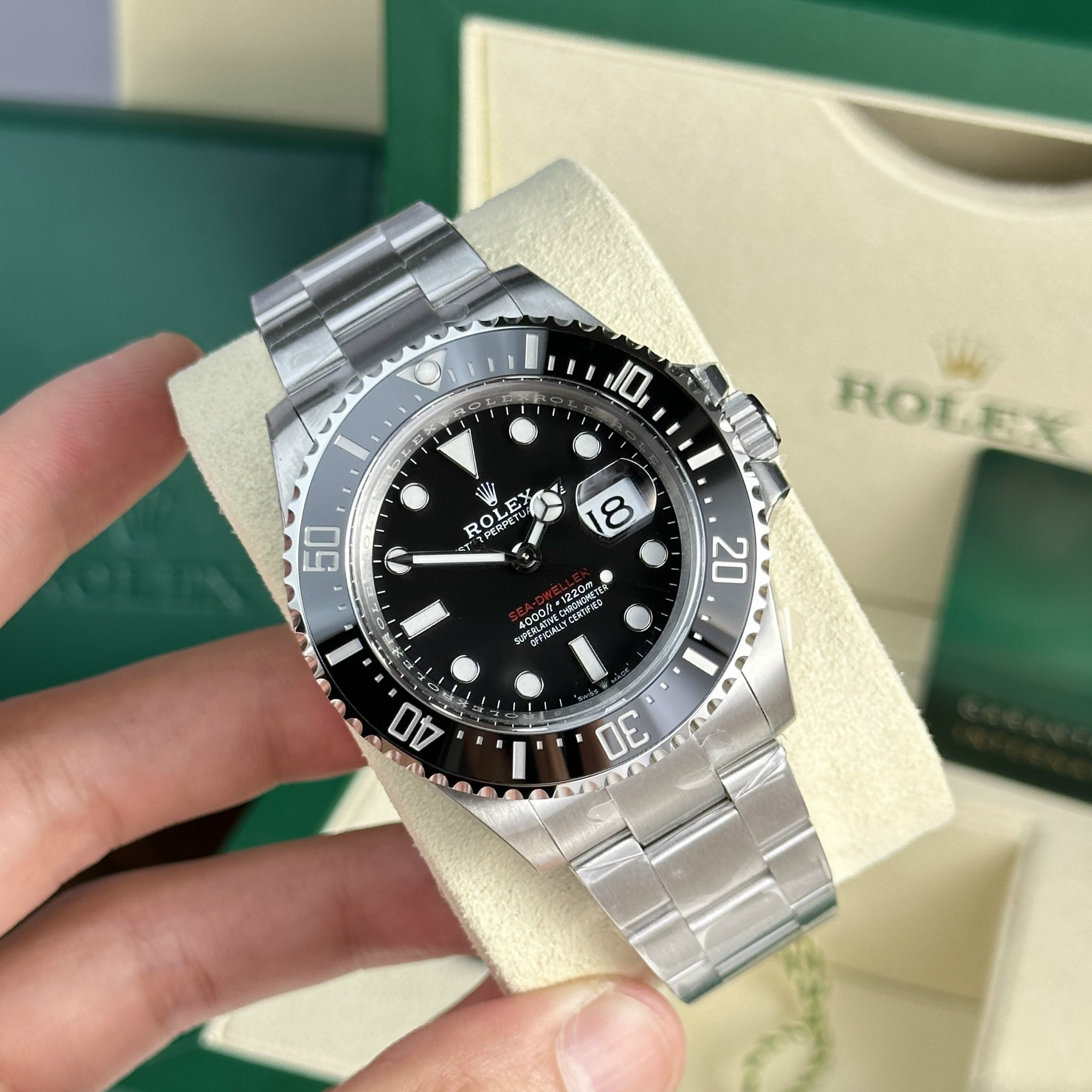 Rolex Sea-Dweller 126600 Best Replica Watch VS Factory (6) Rolex Sea-Dweller 126600 Best Replica Watch VS Factory (4)