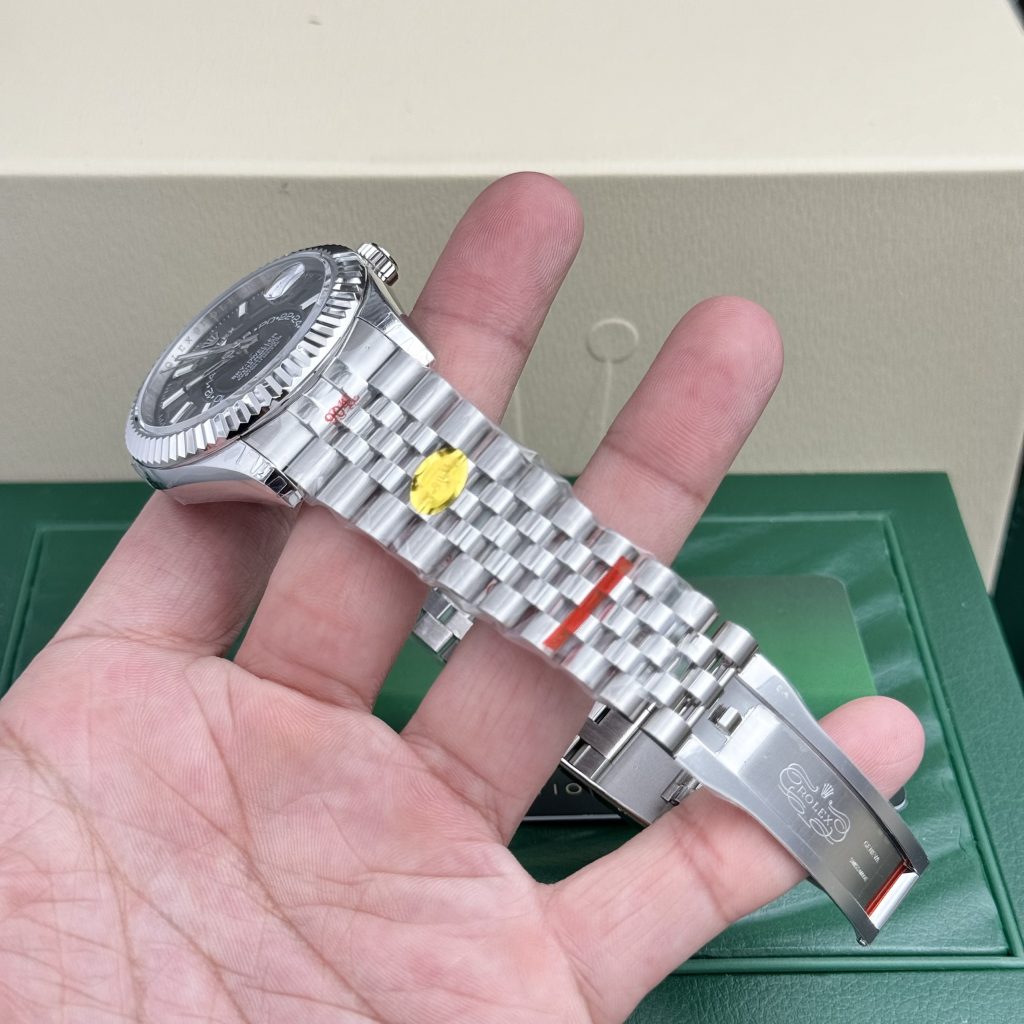 Rolex Sky Dweller 326934 Black Dial Jubilee Strap Best Replica 42mm (1)