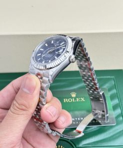 Rolex Sky Dweller 326934 Blue Dial Jubilee Strap Best Replica 42mm (1)