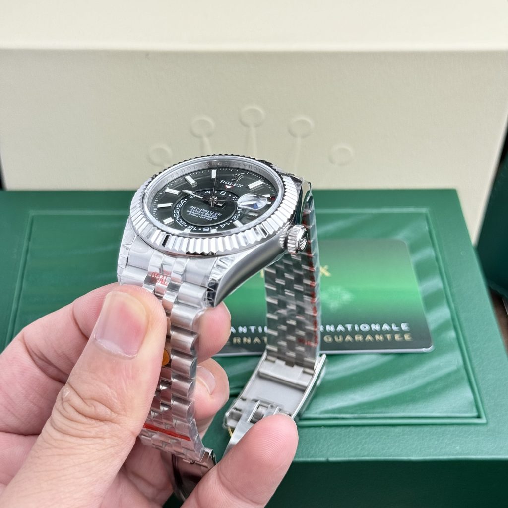 Rolex Sky Dweller 336934 Green Dial Jubilee Strap Best Replica 42mm (5)