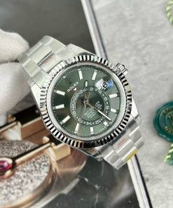 Rolex Sky-Dweller 336934 Replica Watch Green Dial Oyster Strap 42mm (1)