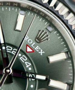 Rolex Sky-Dweller 336934 Replica Watch Green Dial Oyster Strap 42mm (8)
