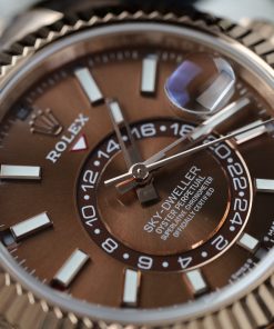 Đồng Hồ Rolex Sky-Dweller Bọc Vàng 18K Mặt Chocolate Chế Tác 1:1 phiên bản chế tác Hong Kong có sẵn tại DWatch Luxury.