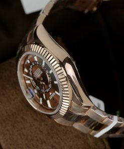 Đồng Hồ Rolex Sky-Dweller Bọc Vàng 18K Mặt Chocolate Chế Tác 1:1 phiên bản chế tác Hong Kong có sẵn tại DWatch Luxury.