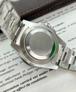 Rolex Submariner Customs Moissanite Diamonds & Green Sapphire 40mm (12)