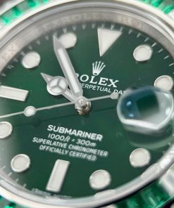 Rolex Submariner Customs Moissanite Diamonds & Green Sapphire 40mm (12)