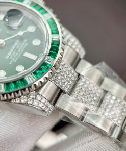 Rolex Submariner Customs Moissanite Diamonds & Green Sapphire 40mm (12)