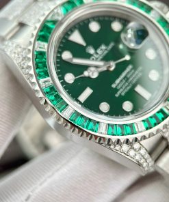 Rolex Submariner Customs Moissanite Diamonds & Green Sapphire 40mm (12)