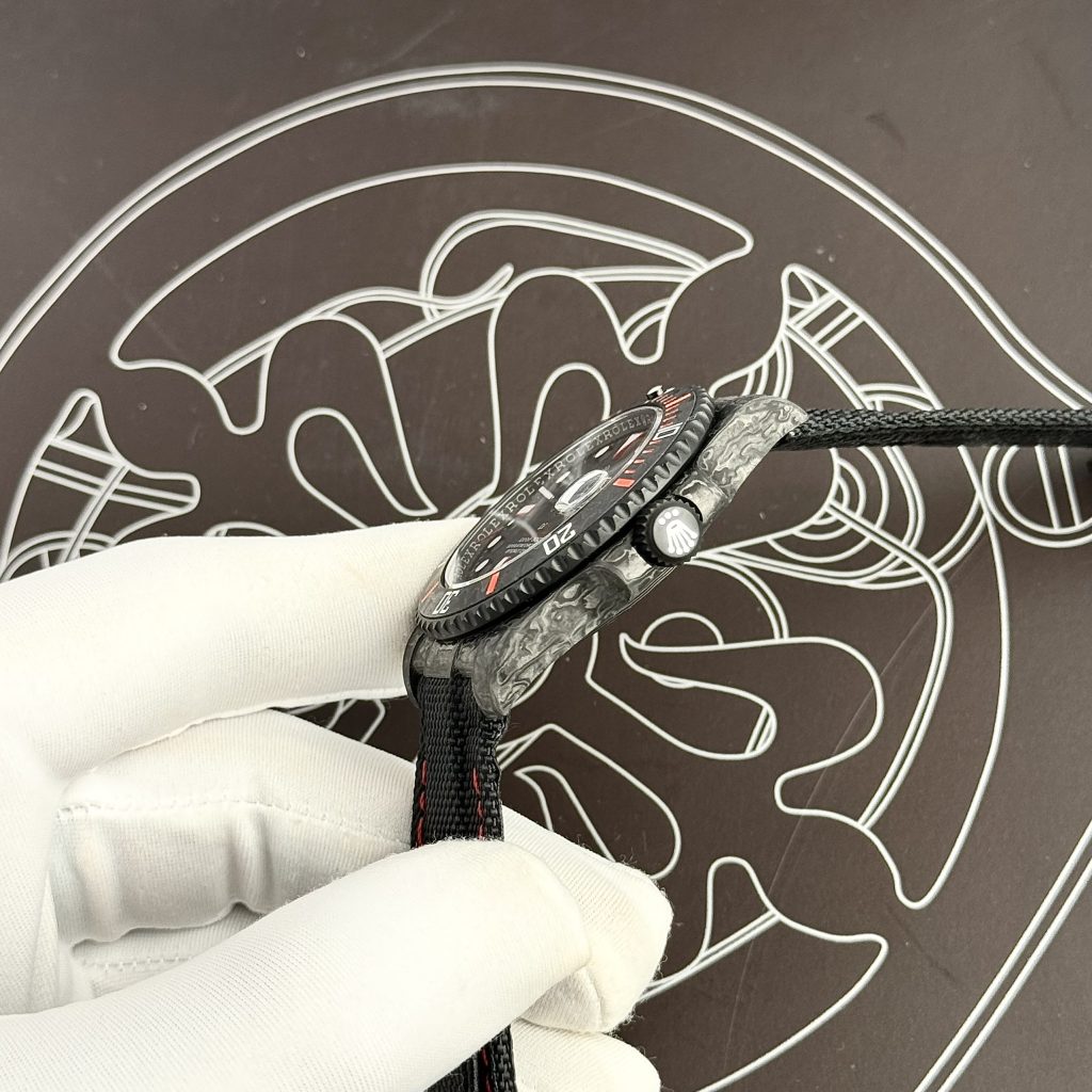 Rolex Submariner Diw Carbon Red Color Best Replica Watch 41mm (3)