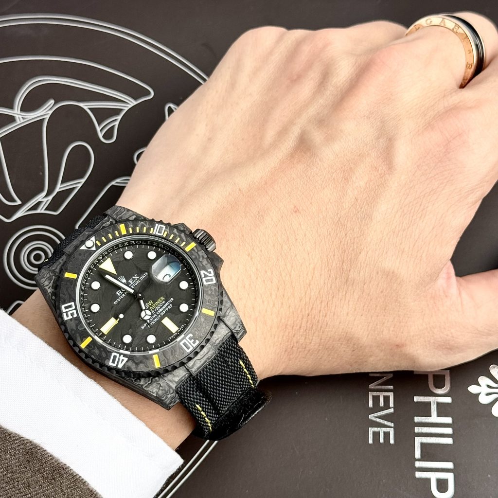 Rolex Submariner Diw Carbon Yellow Color Best Replica Watch 41mm (2)