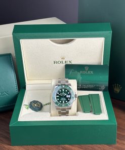 Rolex Submariner Hulk 116610LV Best Replica Watch VS Factory 40mm (1)