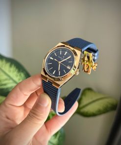 Vacheron Constantin Overseas 4500V Gold Wrapped Replica Watch Dial Blue 41mm (2)