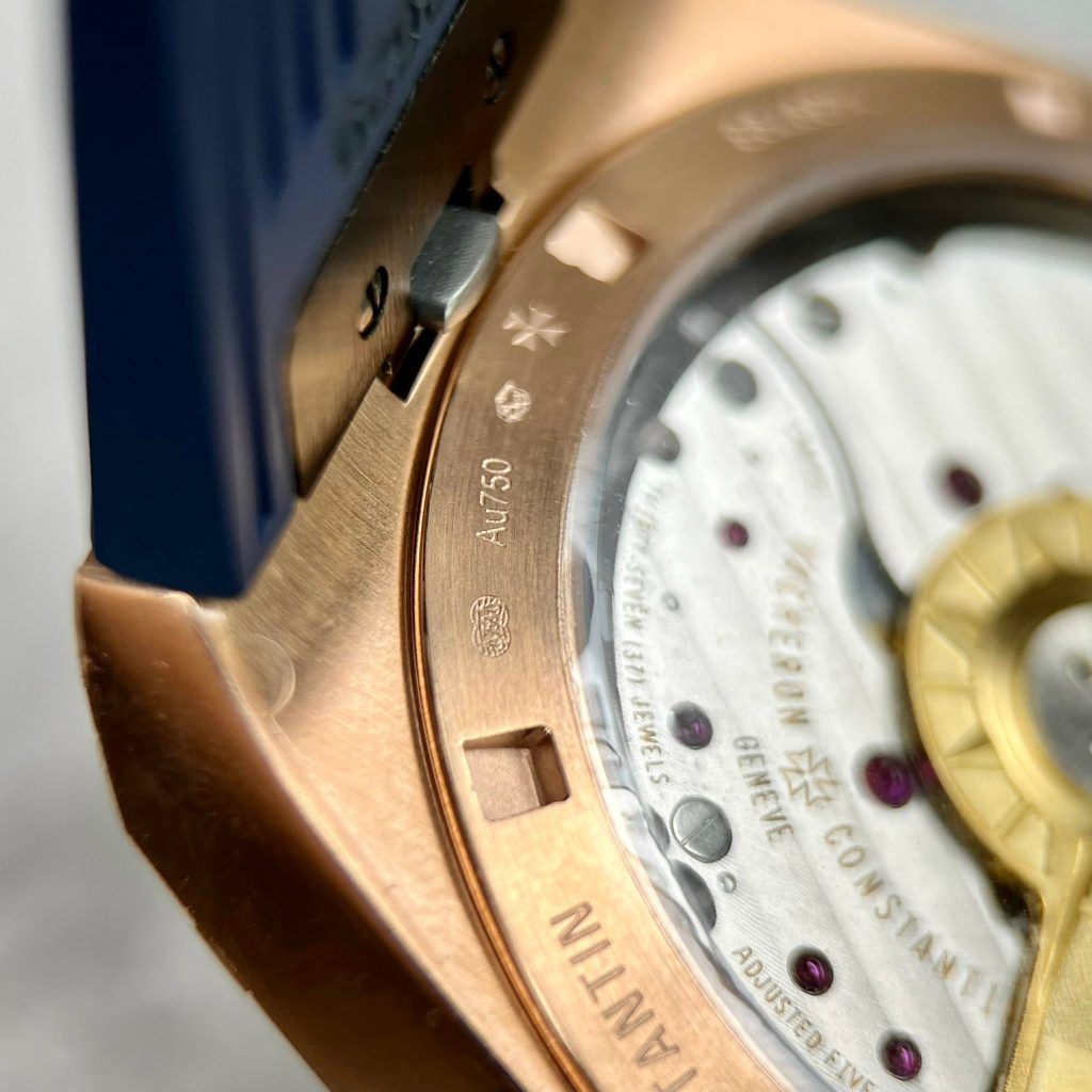 Vacheron Constantin Overseas 4500V Rubber Strap Blue Dial 41mm (2)