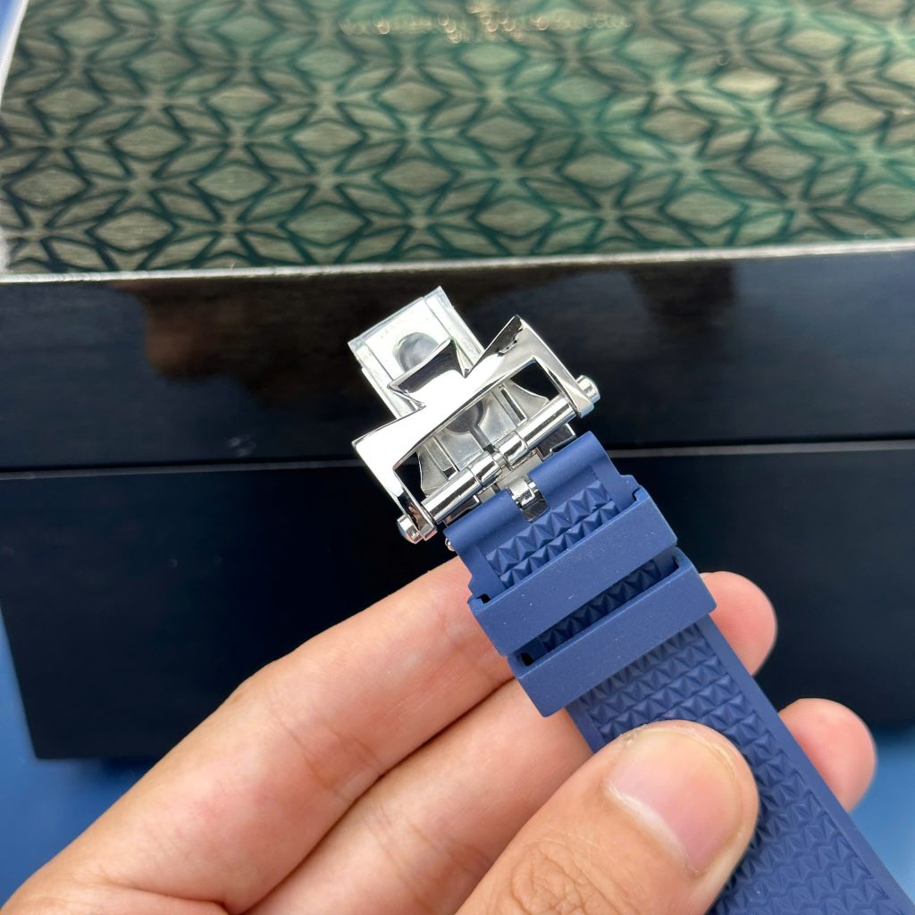 Vacheron Constantin Overseas 5500V Chronograph Replica Watches Blue Dial 8F Factory 42 (2)