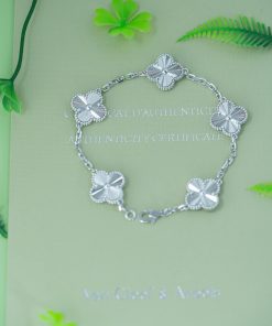 Van Cleef & Arpels Alhambra Bracelet 5 Motifs Custom Natural Diamond White Gold 18k (2)
