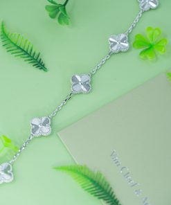 Van Cleef & Arpels Alhambra Bracelet 5 Motifs Custom Natural Diamond White Gold 18k (2)