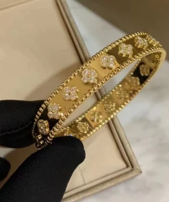 Van Cleef & Arpels Clover Texture Bracelet Custom Diamond Gold 18K (2)