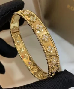 Van Cleef & Arpels Clover Texture Bracelet Custom Diamond Gold 18K (2)