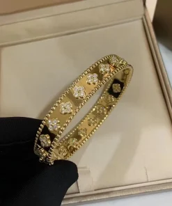 Van Cleef & Arpels Clover Texture Bracelet Custom Diamond Gold 18K (2)