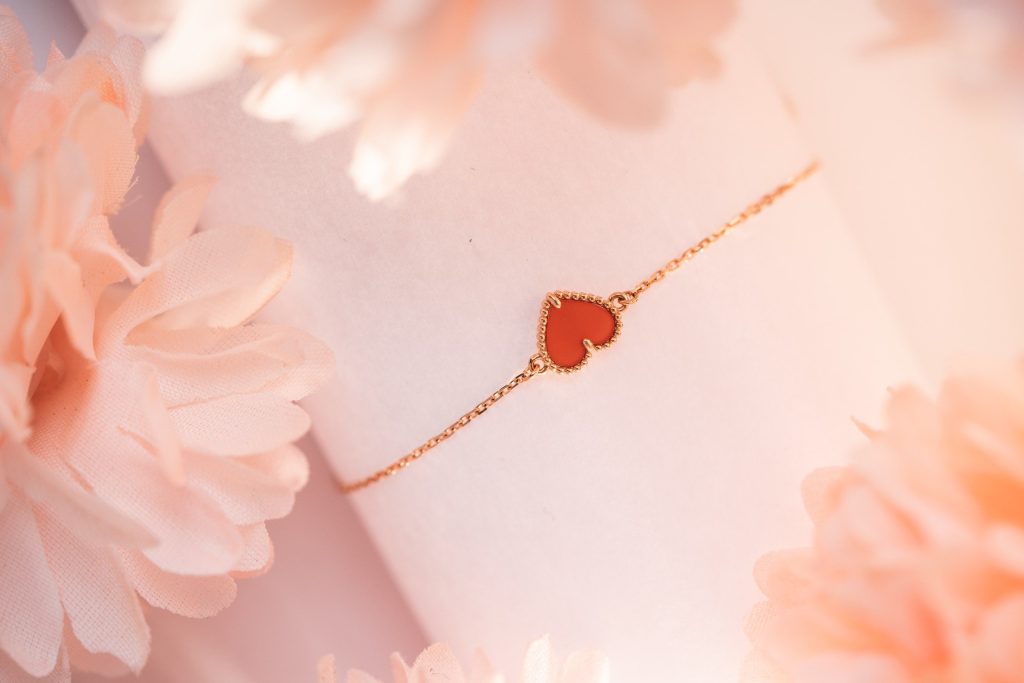 Van Cleef & Arpels Heart Shape Alhambra Bracelet Custom Rose Gold 18k (2)