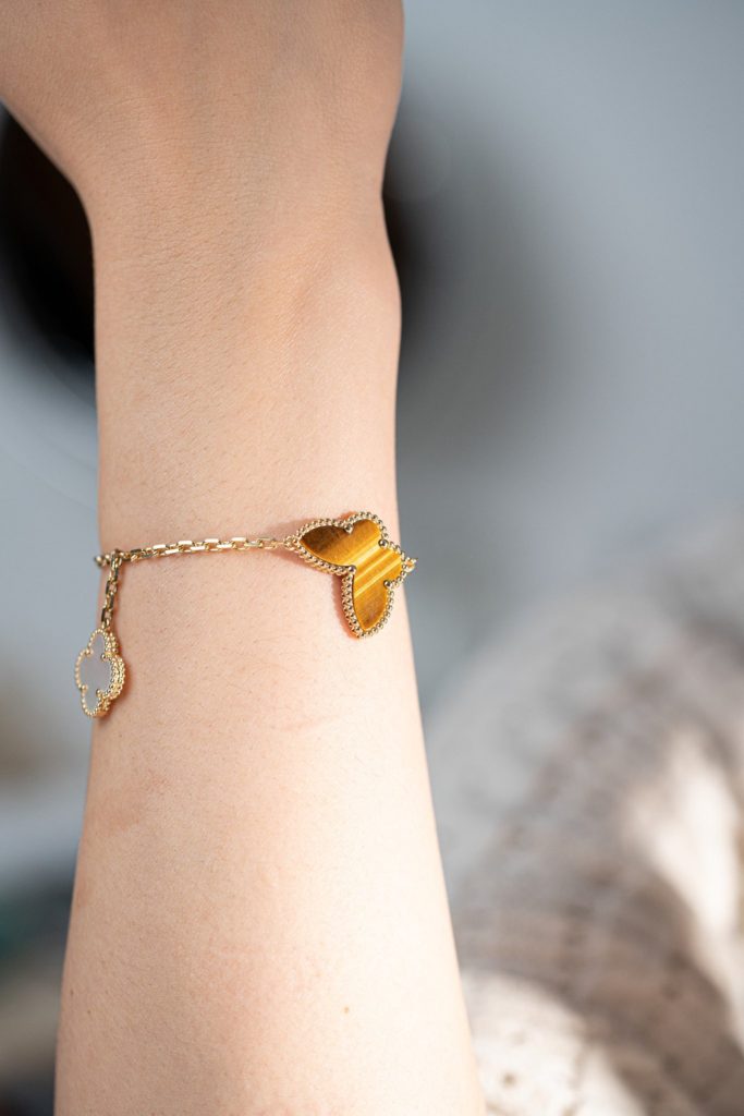 Van Cleef & Arpels Lucky Alhambra Bracelet 4 Motifs Gold 18k Custom Jewelry (2)