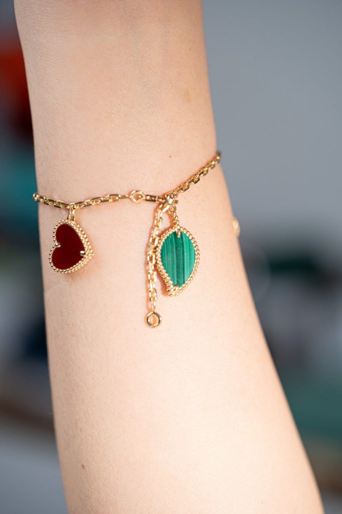 Van Cleef & Arpels Lucky Alhambra Bracelet 4 Motifs Gold 18k Custom Jewelry (2)